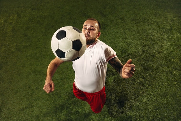 2025世俱杯32强分组揭秘：谁能笑到最后？